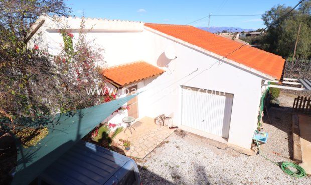 Resale - Country House -
Purias