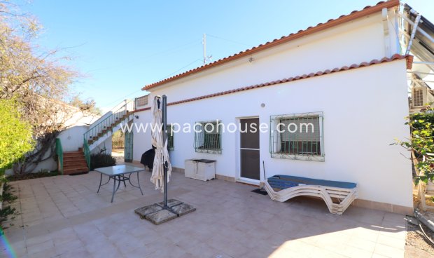 Resale - Country House -
Purias