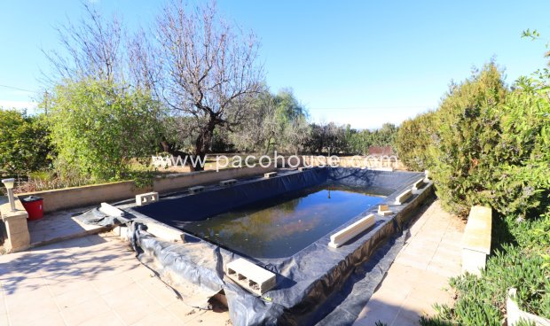 Resale - Country House -
Purias