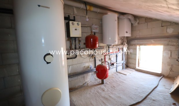 Resale - Country House -
Purias