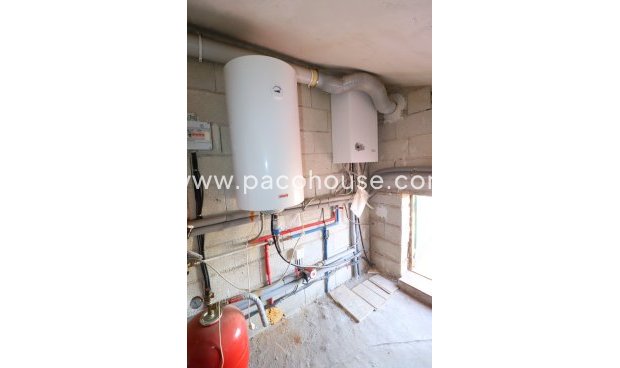 Resale - Country House -
Purias