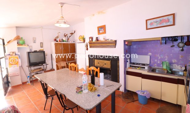 Resale - Country House -
Velez-Rubio