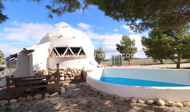 Resale - Country House -
La Parroquia