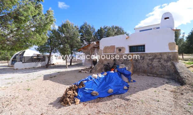 Resale - Country House -
La Parroquia