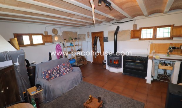 Resale - Country House -
La Parroquia