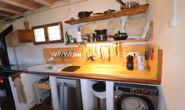 Resale - Country House -
La Parroquia