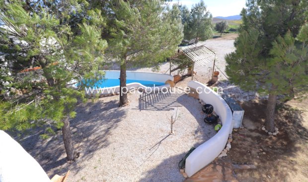 Resale - Country House -
La Parroquia