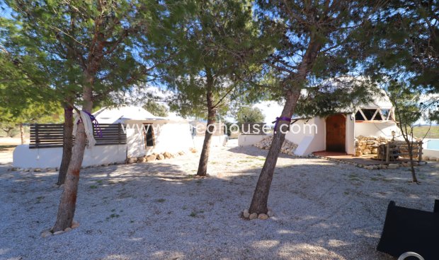 Resale - Country House -
La Parroquia