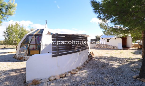 Resale - Country House -
La Parroquia