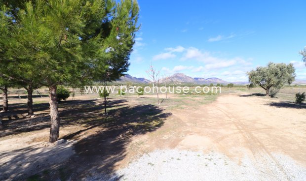 Resale - Country House -
La Parroquia