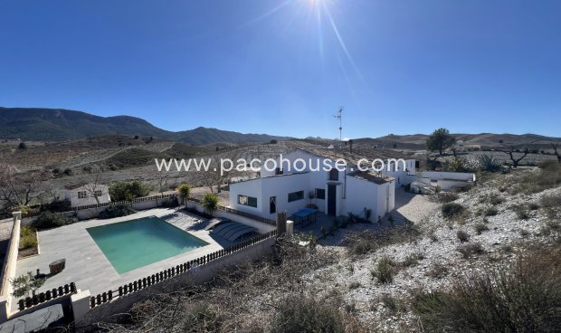 Resale - Cortijo -
Velez-Rubio