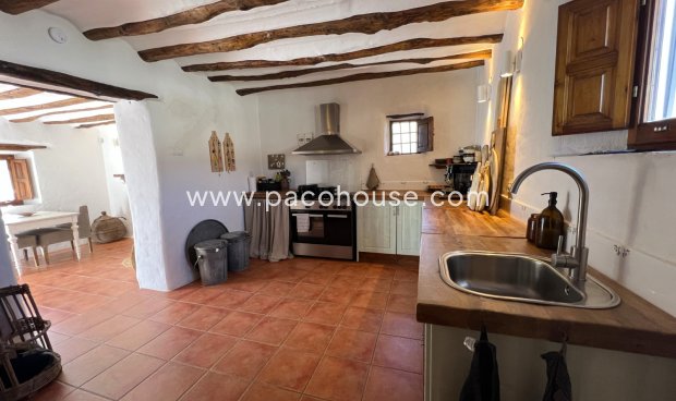 Resale - Cortijo -
Velez-Rubio