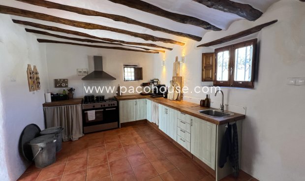 Resale - Cortijo -
Velez-Rubio