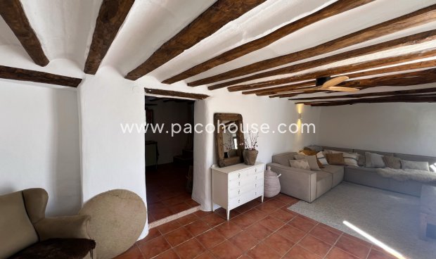 Resale - Cortijo -
Velez-Rubio