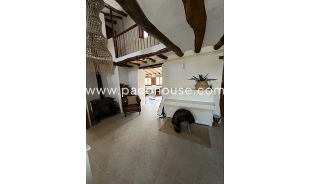 Resale - Cortijo -
Velez-Rubio