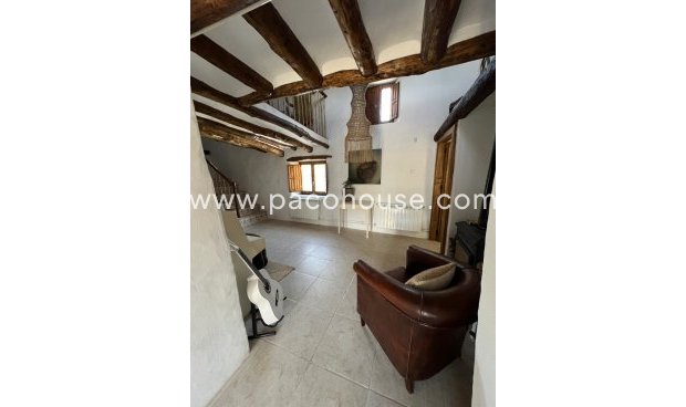 Resale - Cortijo -
Velez-Rubio