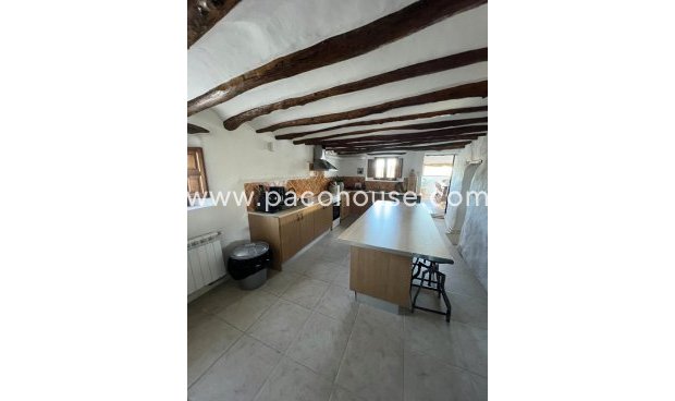 Resale - Cortijo -
Velez-Rubio