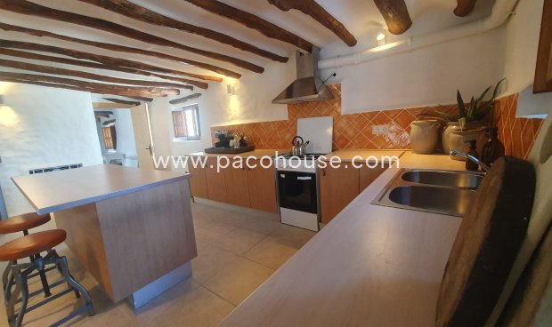 Resale - Cortijo -
Velez-Rubio