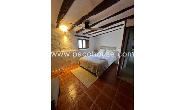 Resale - Cortijo -
Velez-Rubio