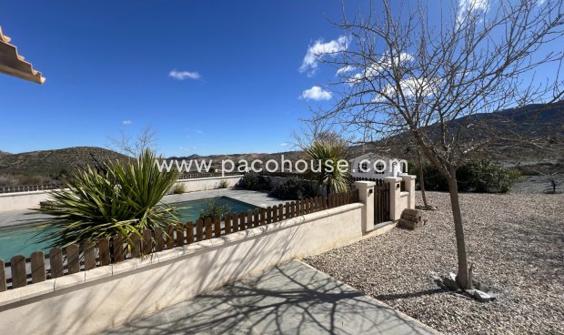 Resale - Cortijo -
Velez-Rubio