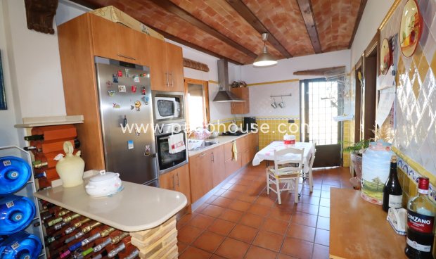 Resale - Villa -
Lorca