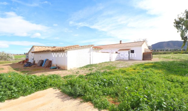 Resale - Country House -
Lorca