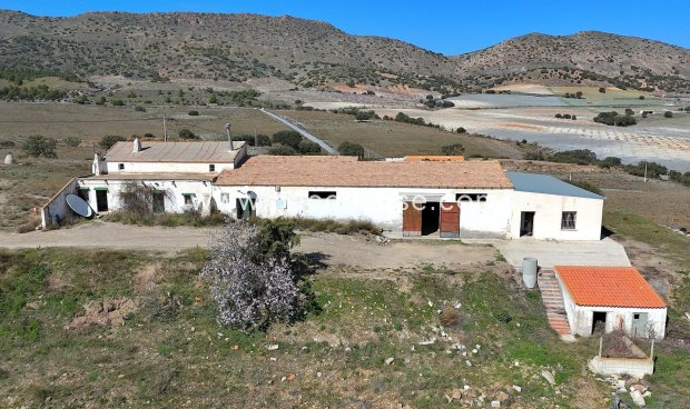 Resale - Cortijo -
Velez-Rubio