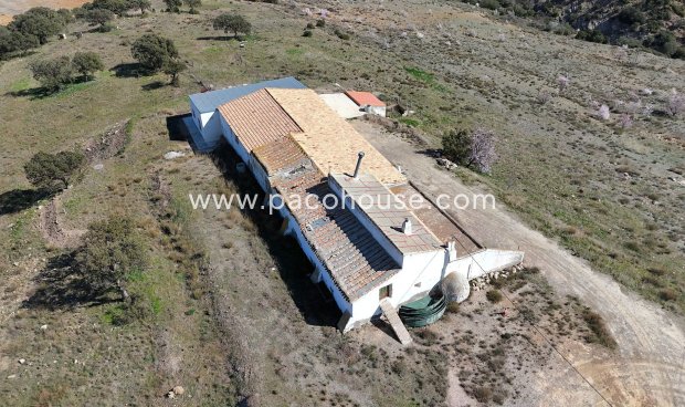 Resale - Cortijo -
Velez-Rubio