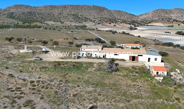 Resale - Cortijo -
Velez-Rubio