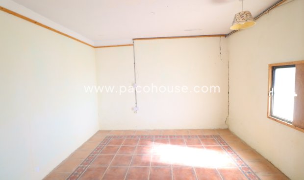 Resale - Cortijo -
Velez-Rubio