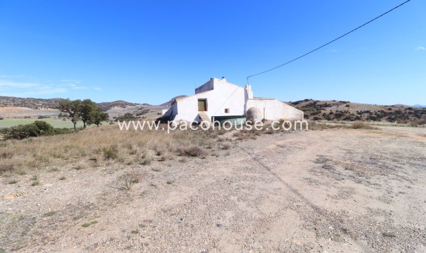 Resale - Cortijo -
Velez-Rubio