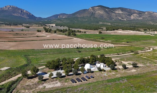 Resale - Country House -
La Parroquia