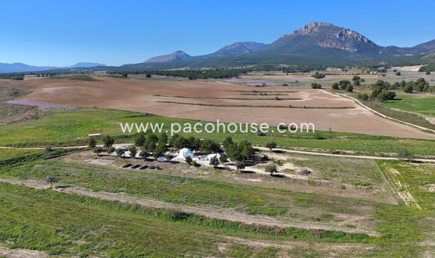 Resale - Country House -
La Parroquia