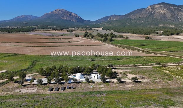 Resale - Country House -
La Parroquia