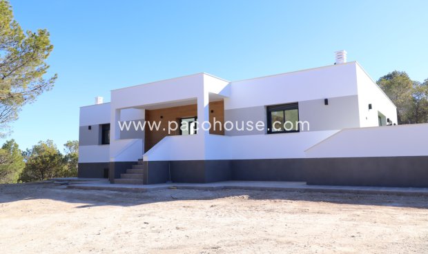 New Build - Villa -
Purias