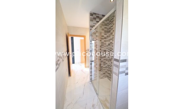 New Build - Villa -
Purias