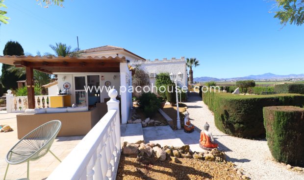 Resale - Villa -
Purias