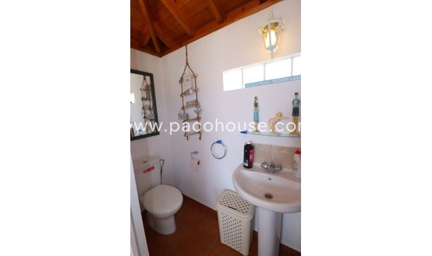 Resale - Villa -
Purias