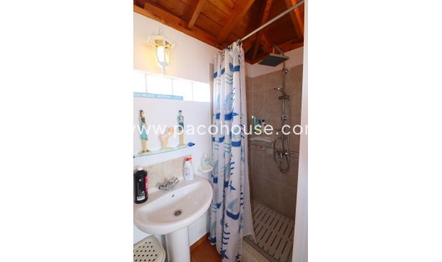 Resale - Villa -
Purias