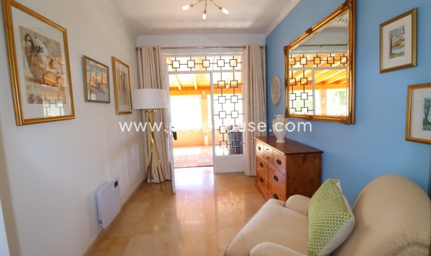 Resale - Villa -
Purias