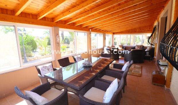 Resale - Villa -
Purias