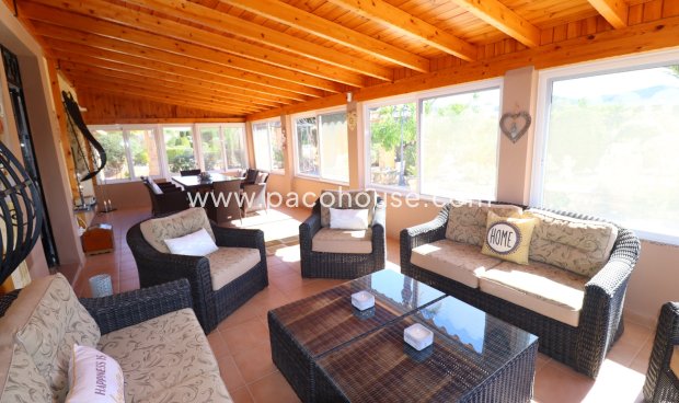 Resale - Villa -
Purias