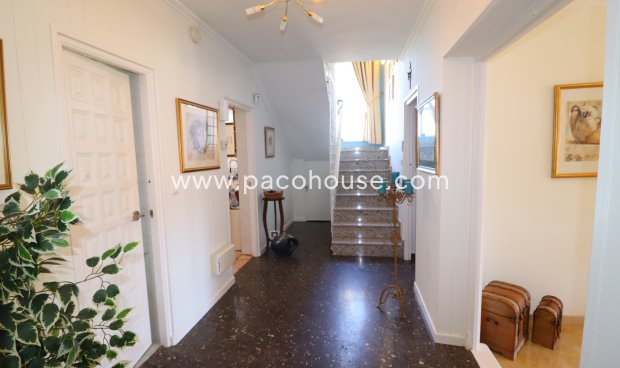 Resale - Villa -
Purias