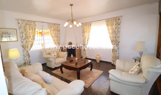 Resale - Villa -
Purias