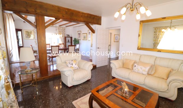 Resale - Villa -
Purias