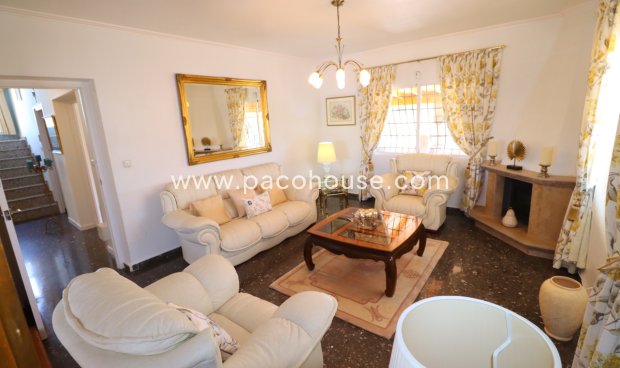 Resale - Villa -
Purias