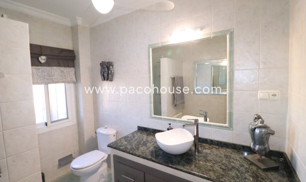 Resale - Villa -
Purias