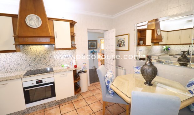 Resale - Villa -
Purias