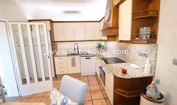 Resale - Villa -
Purias