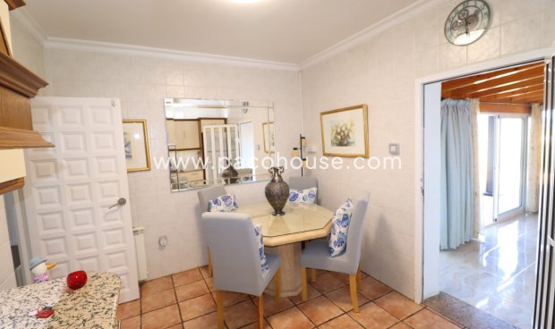 Resale - Villa -
Purias